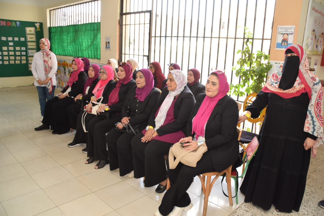 لفيف من قيادات التعليم ببورسعيد لفيف من قيادات التعليم ببورسعيد