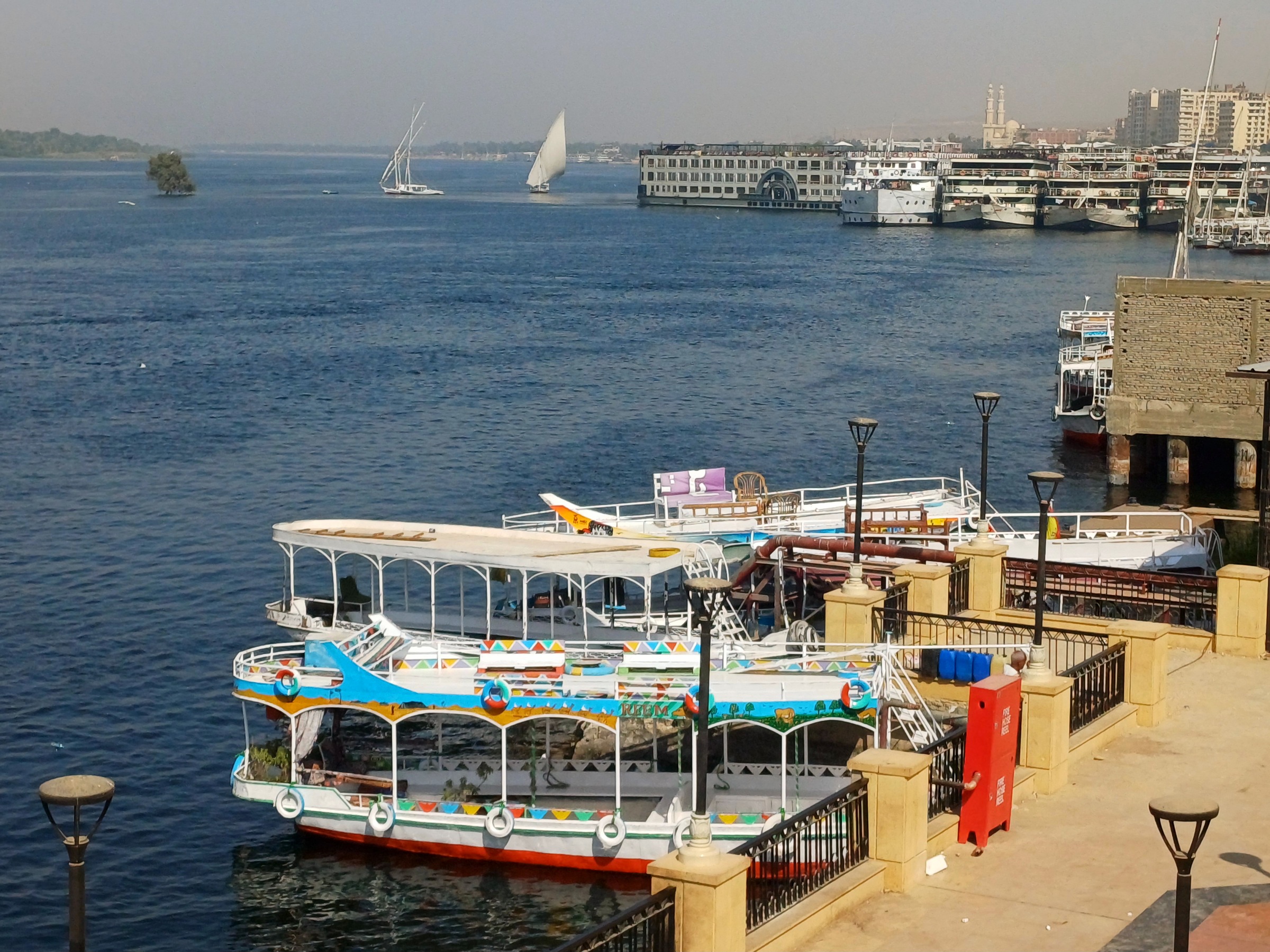 مرسى البواخر  السياحية