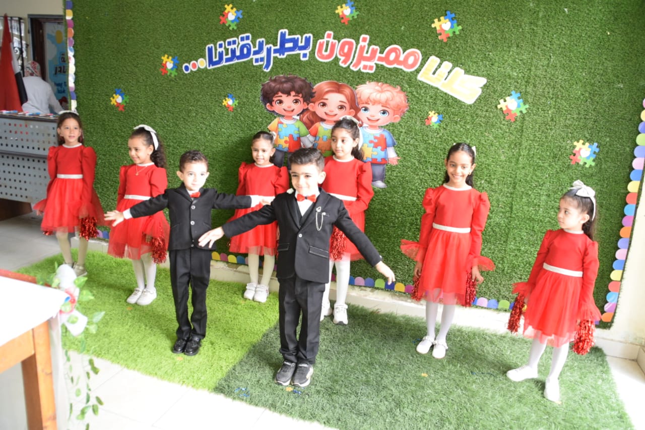 أطفال الدمج بمدرسة الحديدى والنادى أطفال الدمج بمدرسة الحديدى والنادى