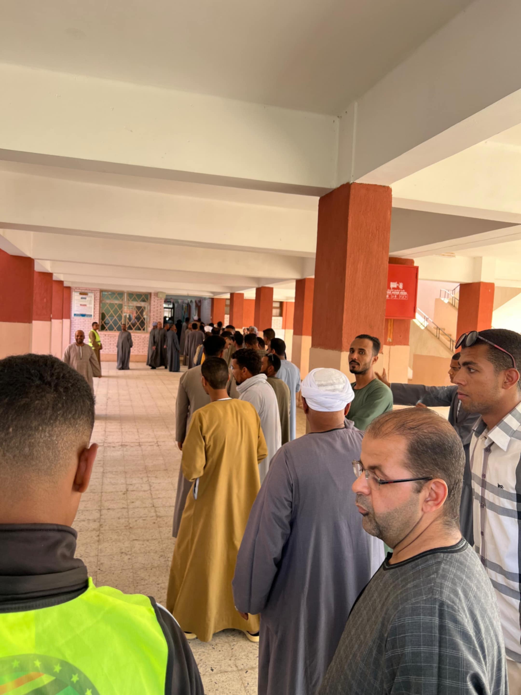 أطول طوابير انتخابات في لجنة قرية العشي أطول طوابير انتخابات في لجنة قرية العشي