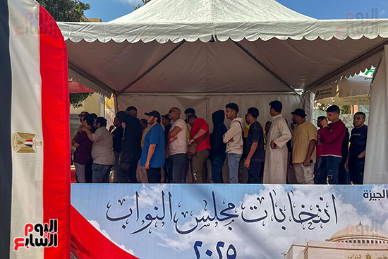 توافد الشباب (6)