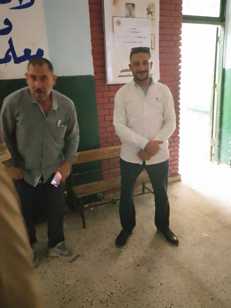 المواطنون داخل اللجان الانتخابية