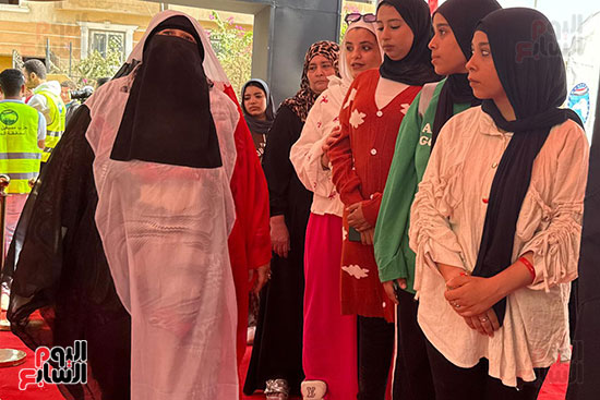 سيدة ترتدى علم مصر (7)