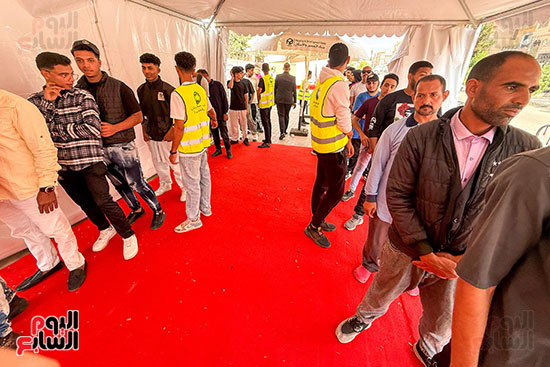 توافد الشباب (7)