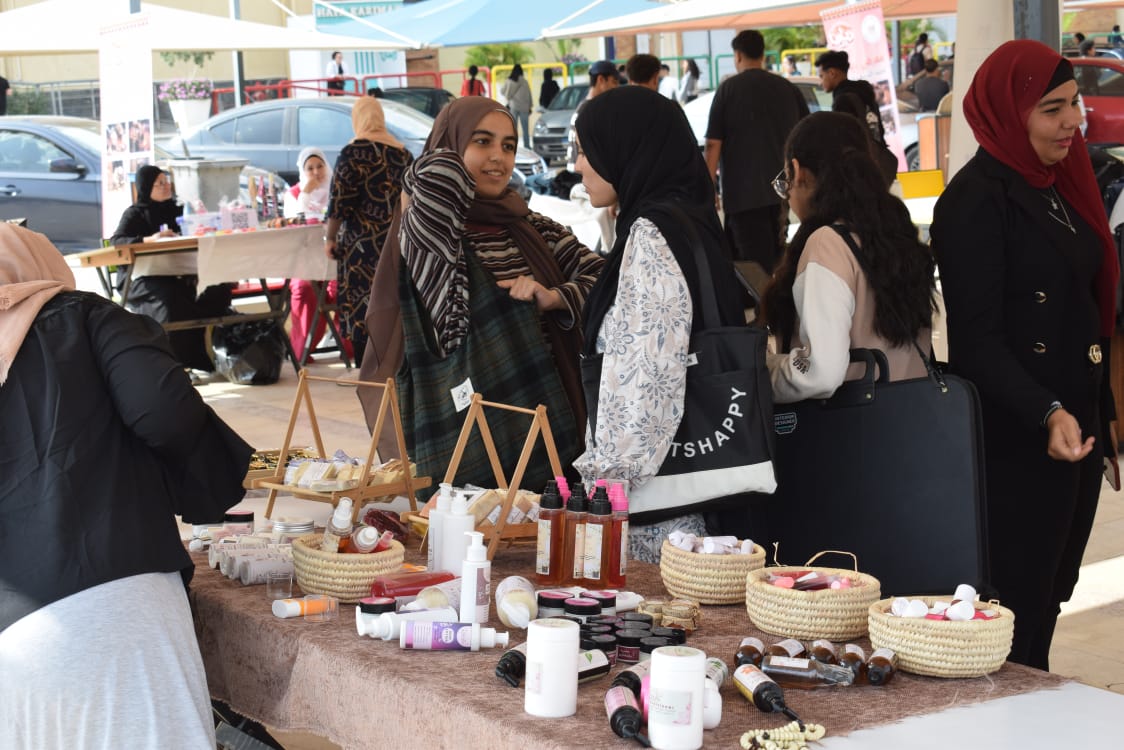 التوافد على معرض ديارنا التوافد على معرض ديارنا