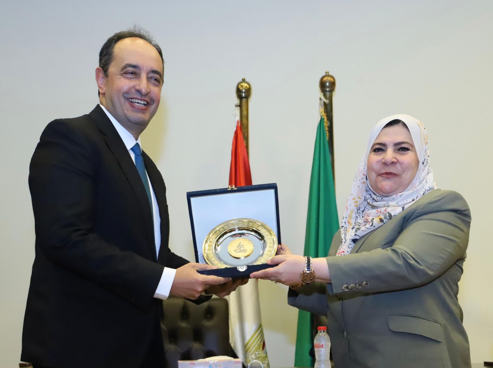 الدكتور عمرو عثمان  والدكتورة نجلاء فتحى