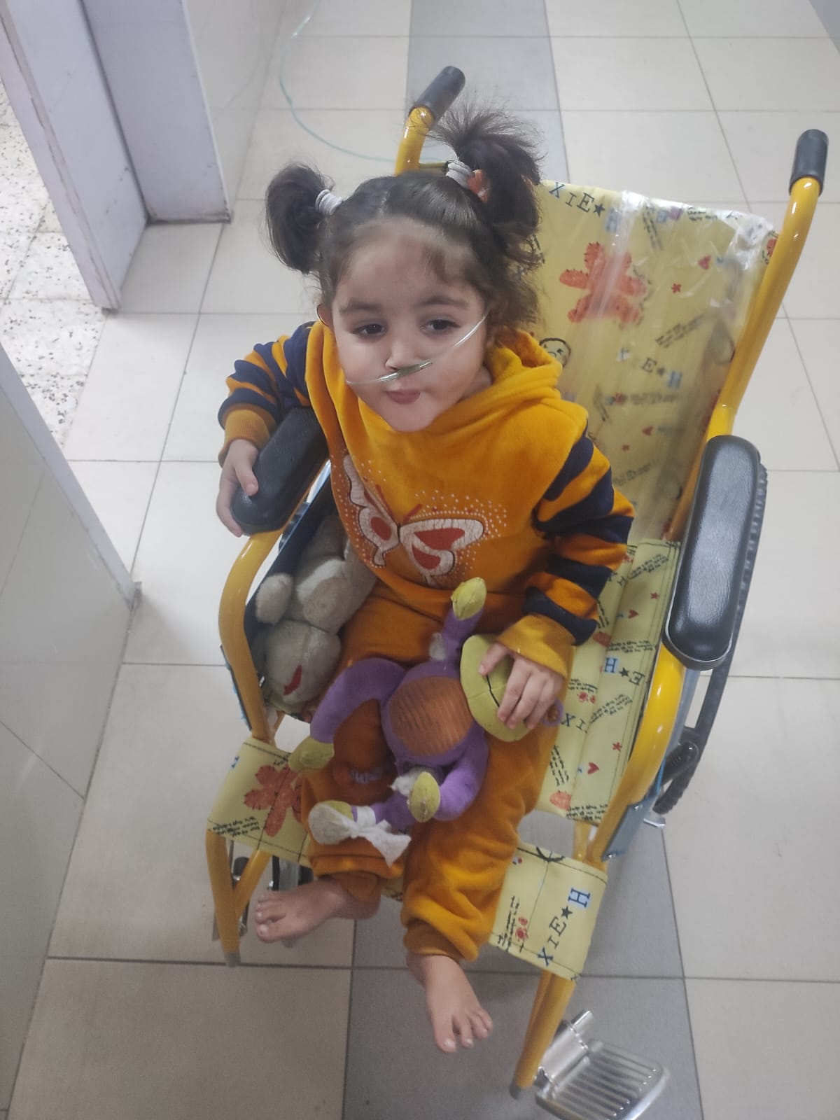 الطفلة الفلسطينية المصابة يارا الغولة