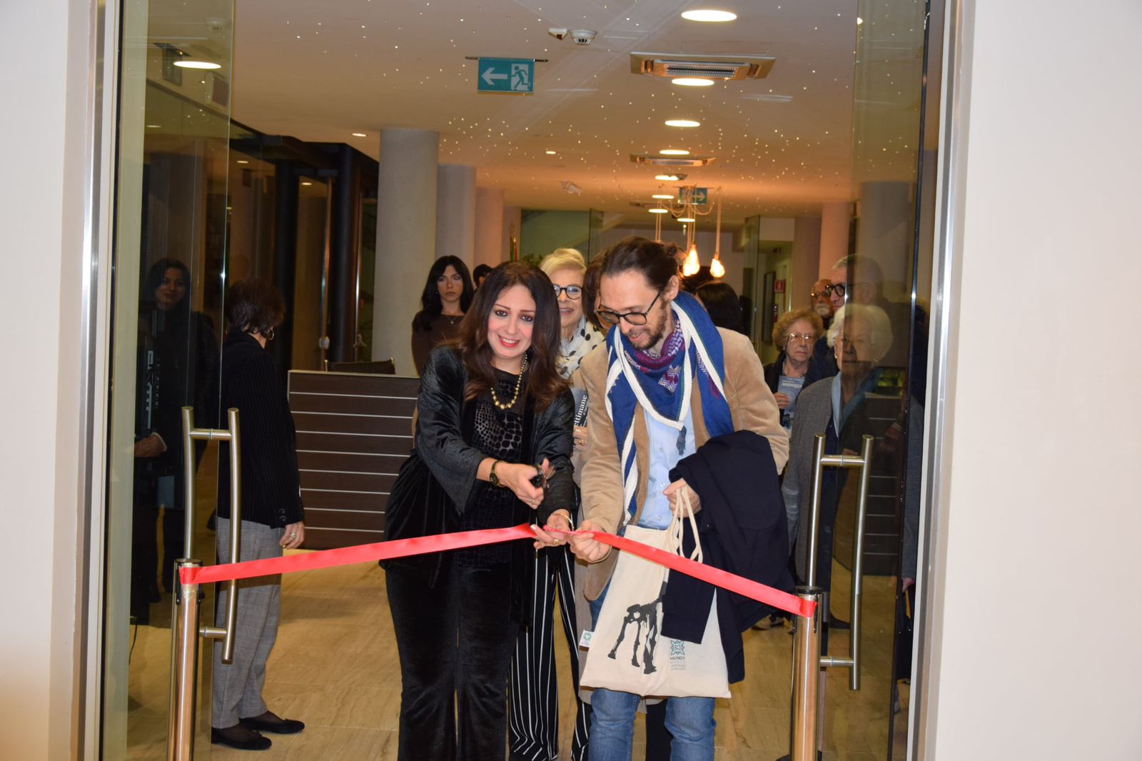 افتتاح المعرض التشكيلي