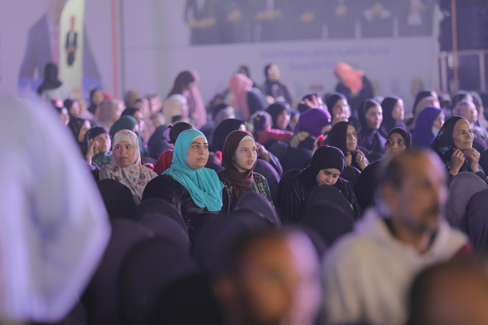 مشاركة كبيرة من السيدات مشاركة كبيرة من السيدات