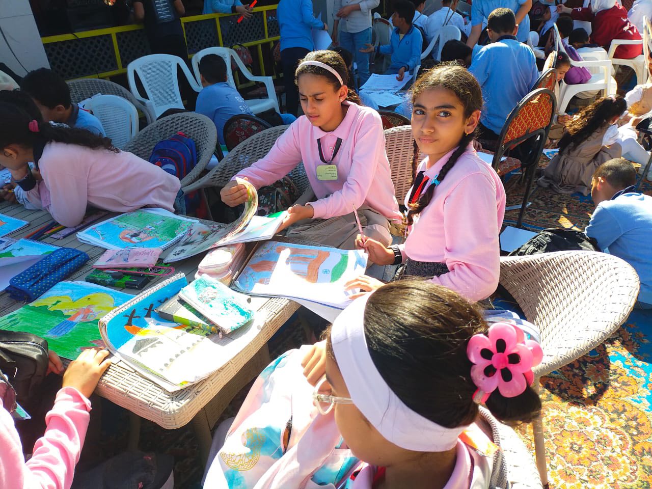 مشاركة الطالبات في المسابقة