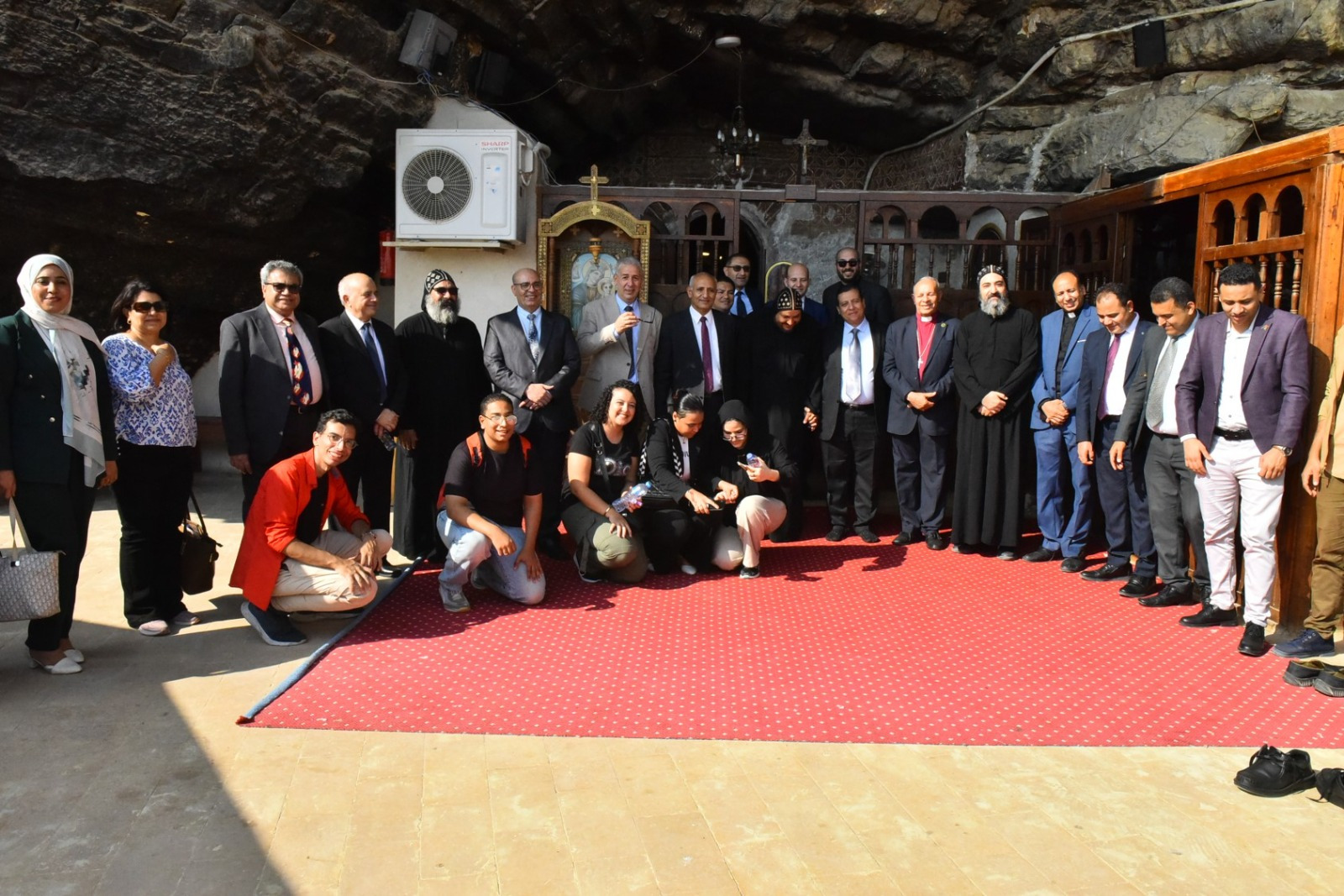 قيادات الطائفة الإنجيلية فى الدير