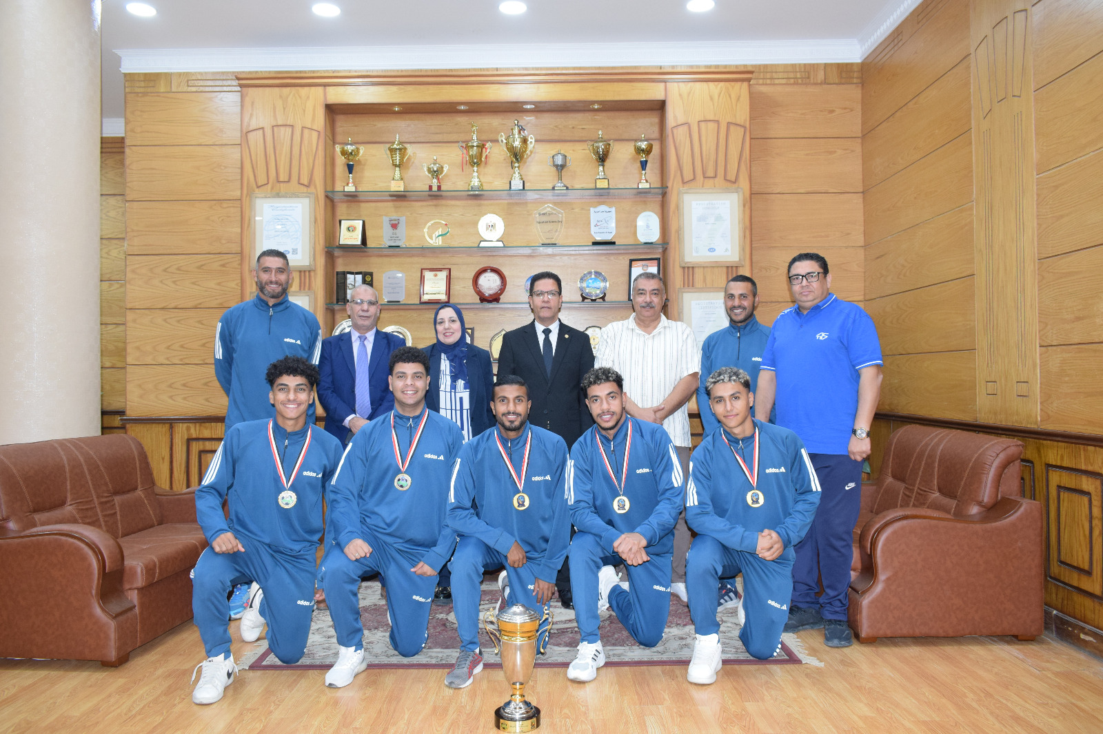 خلال التكريم خلال التكريم