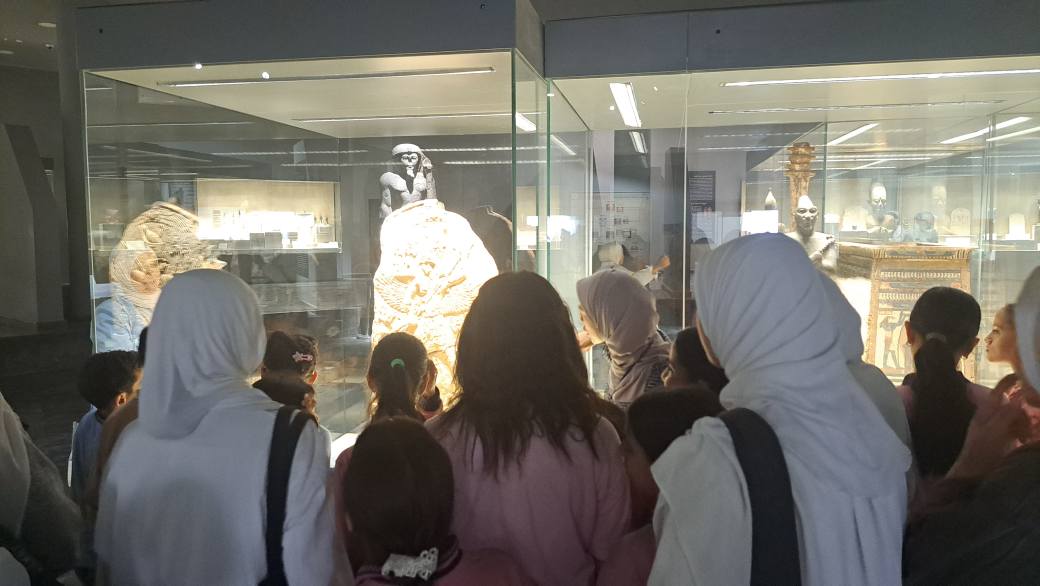 الطالبات يتفقدن متحف كفر الشيخ
