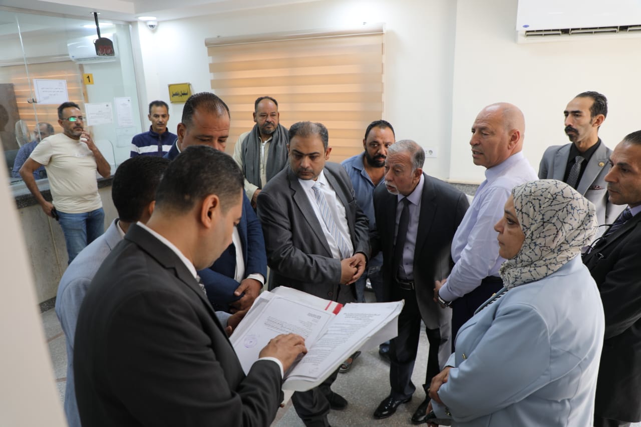 جانب من زيارة المحافظ للمركز التكنولوجى