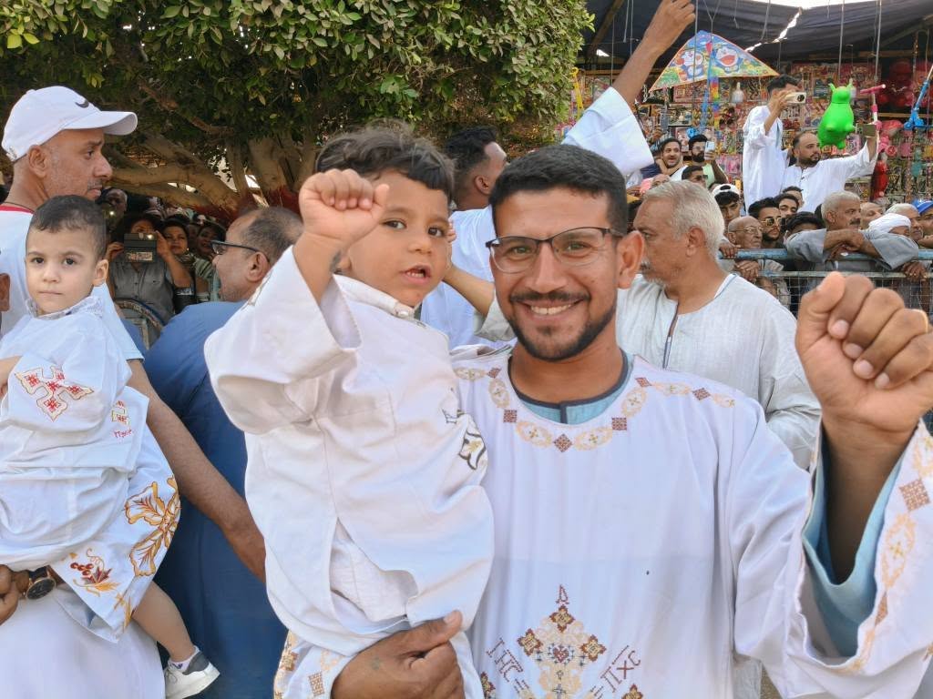 سعادة الأطفال فى إحتفالات دير الشهيد مارجرجس في الرزيقات_1 سعادة الأطفال فى إحتفالات دير الشهيد مارجرجس في الرزيقات_1