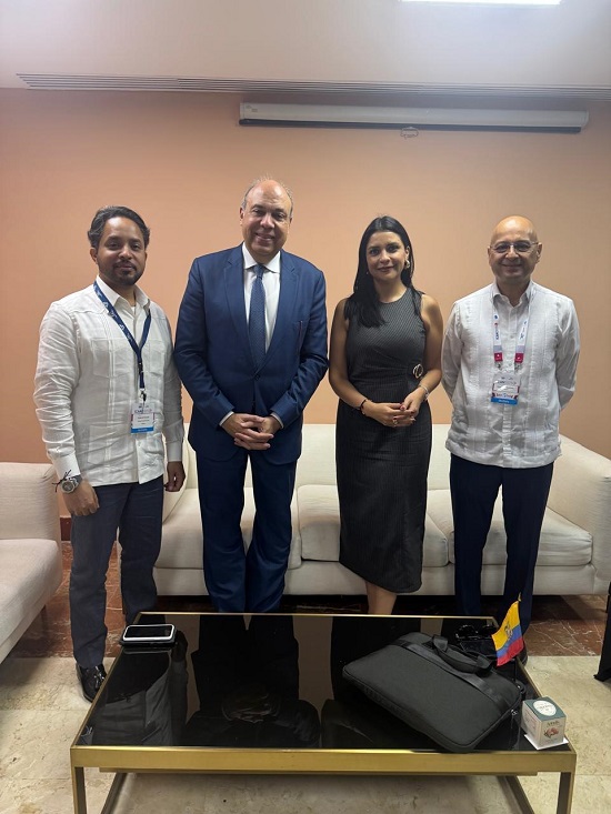 على هامش اللقاءات  (1)