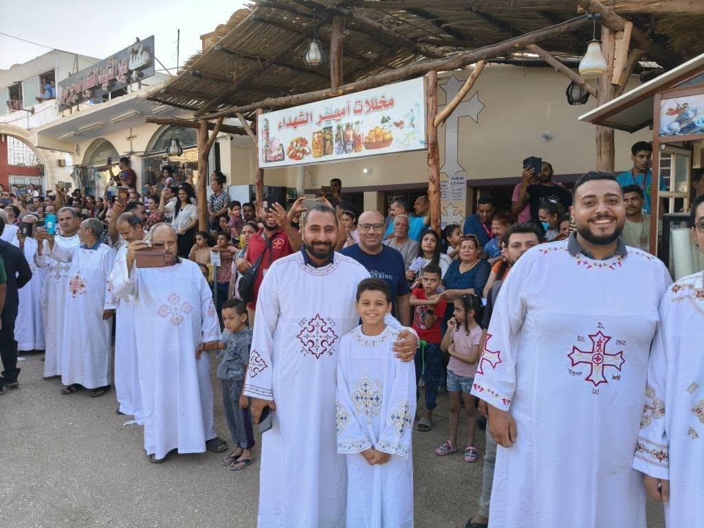 السعادة فى إحتفالات دير الشهيد مارجرجس في الرزيقات السعادة فى إحتفالات دير الشهيد مارجرجس في الرزيقات