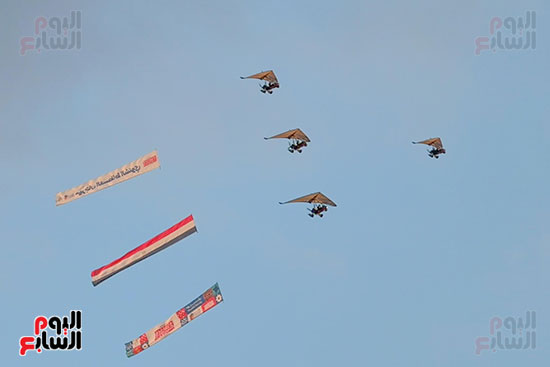 الطائرات الشراعية في سما القاهرة  (2)