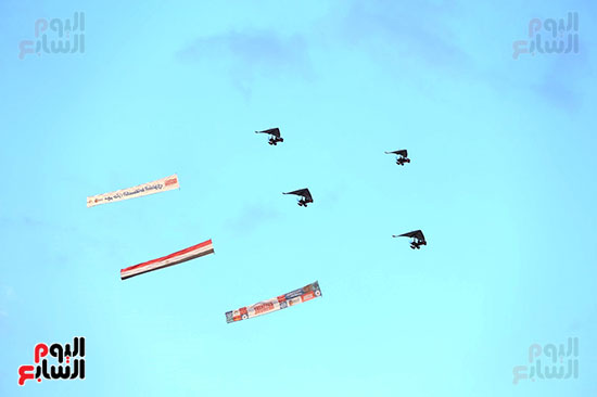 الطائرات الشراعيه تزين سماء القاهرة (3)