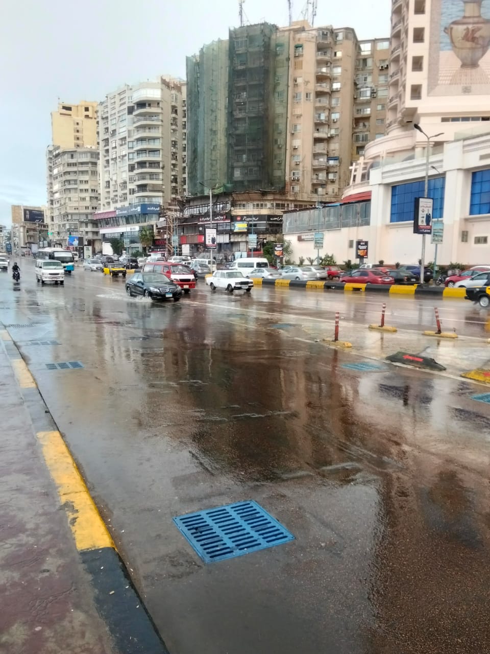 الامطار تغرق شوارع الاسكندرية