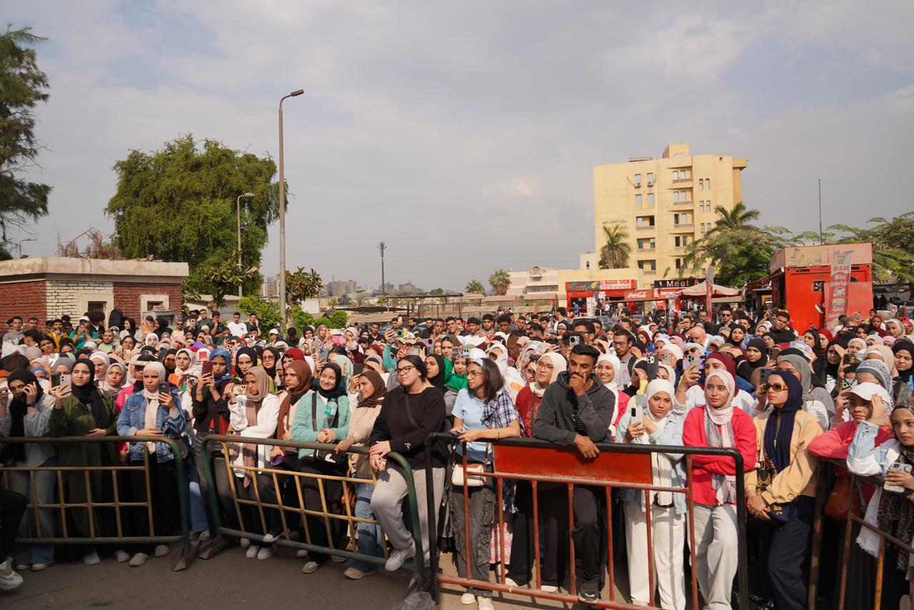 طلاب جامعة عين شمس