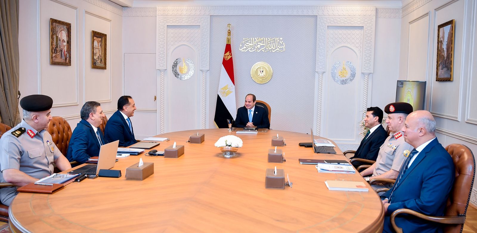 الرئيس السيسى يعقد اجتماعًا لمناقشة المنظومتين الشبابية والرياضية