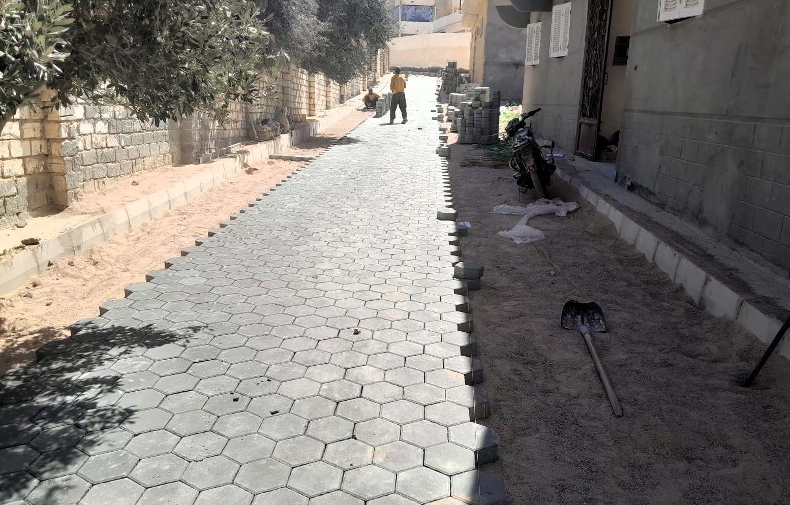 رصف شوارع عزب واحياء مرسى مطروح بالانترلوك