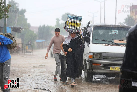 تساقط أمطار متفرقة على قرى العياط