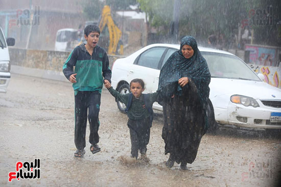أمطار غزيرة تزين سماء العياط صباح اليوم