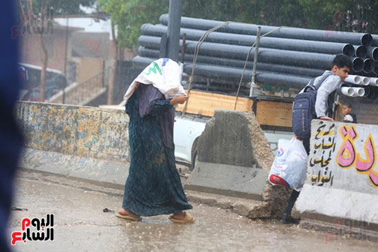 أمطار خفيفة تتحول إلى متوسطة في بعض المناطق