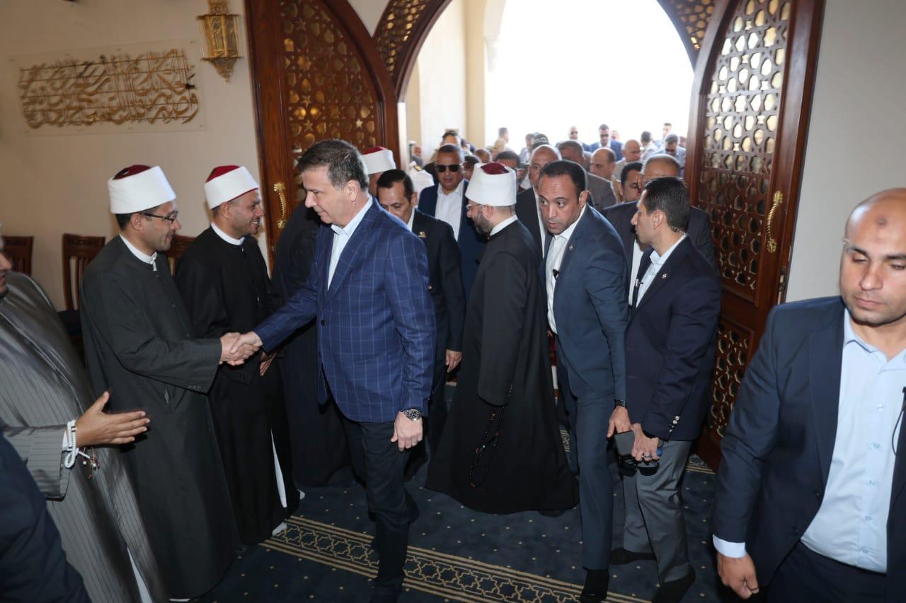 نائب رئيس مجلس الوزراء ووزراء الأوقاف والزراعة والإسكان يشهدون افتتاح المنطقة الإدارية والخدمية بمدينة الطور (5)