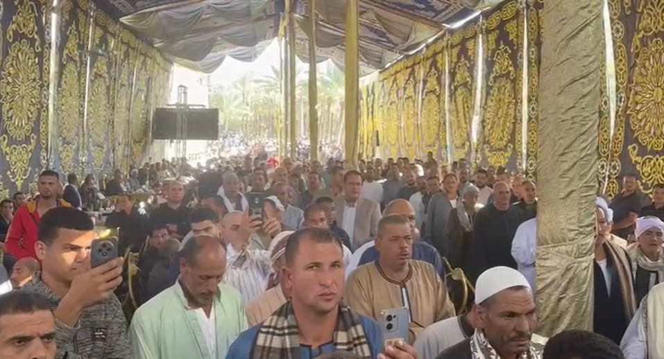 الحضوزر في جلسة الصلح