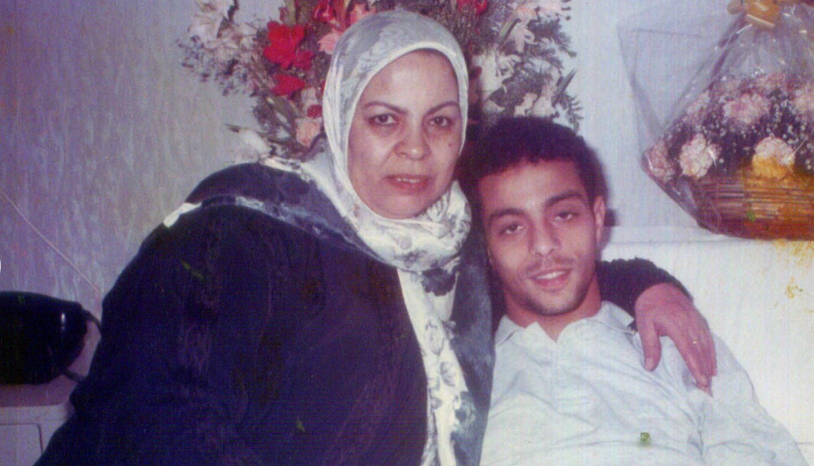 الراحل محمد صبرى ووالدته