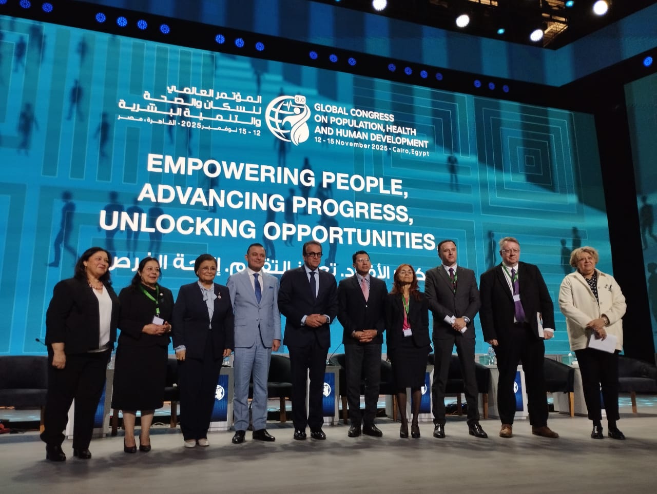 وزير الصحة والشباب والرياضة خلال الجلسة