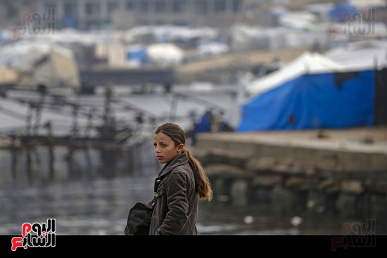 الأمطار تغرق خيام النازحين في غزة الأمطار تغرق خيام النازحين في غزة