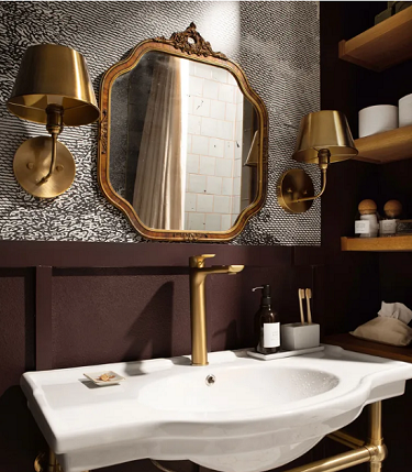 اللون الذهبي