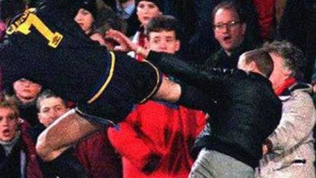 كانتونا وصاعقة كونغ فو لأحد الجماهير