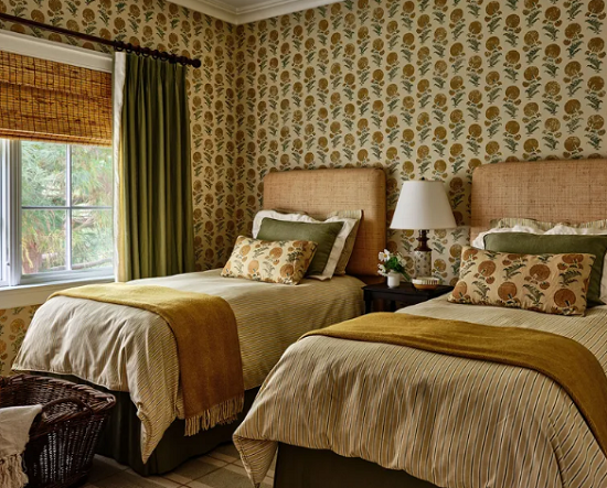 اللون البيج الترابي