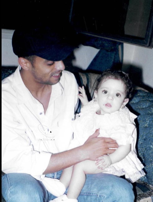 محمد صبرى مع طفلته