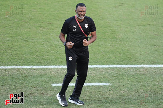 إنفعال أحمد الكأس باحد الكرات إنفعال أحمد الكأس باحد الكرات