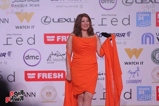 الفنانة انتصار