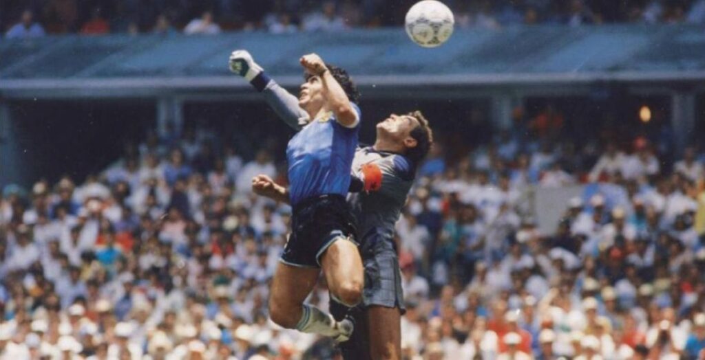 هدف مارادونا الذي هزت العالم