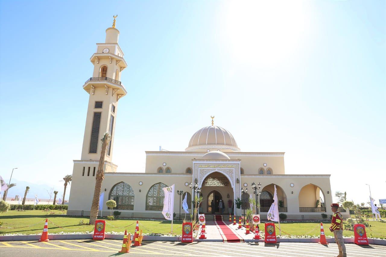 نائب رئيس مجلس الوزراء ووزراء الأوقاف والزراعة والإسكان يشهدون افتتاح المنطقة الإدارية والخدمية بمدينة الطور (4)