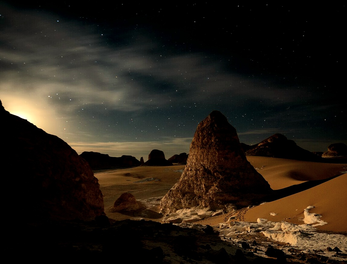 السياحة التأملية بالصحراء البيضاء السياحة التأملية بالصحراء البيضاء