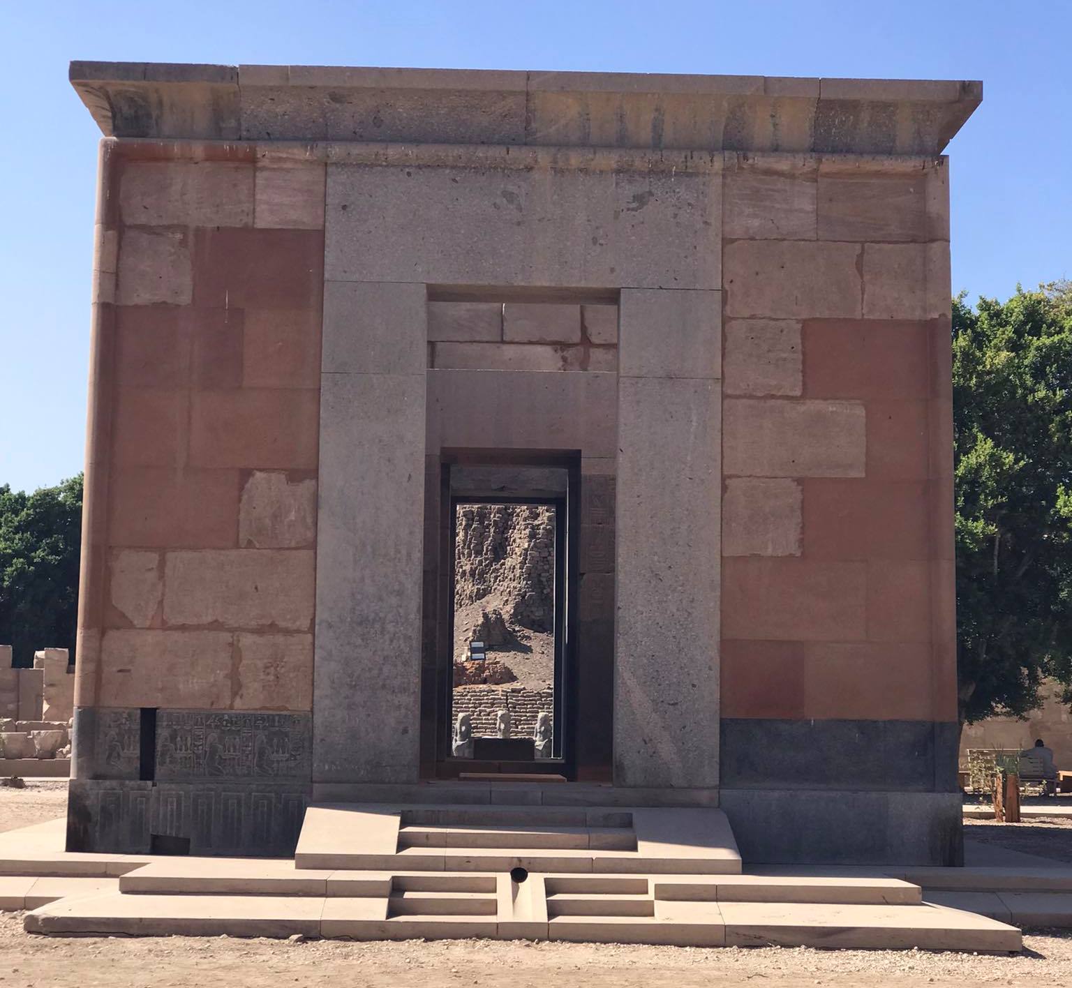 صورة اليوم.. المقصورة الحمراء للملكة حتشبسوت بالكرنك