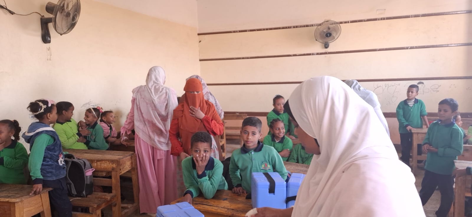 تطعيم الأطفال فى المدارس