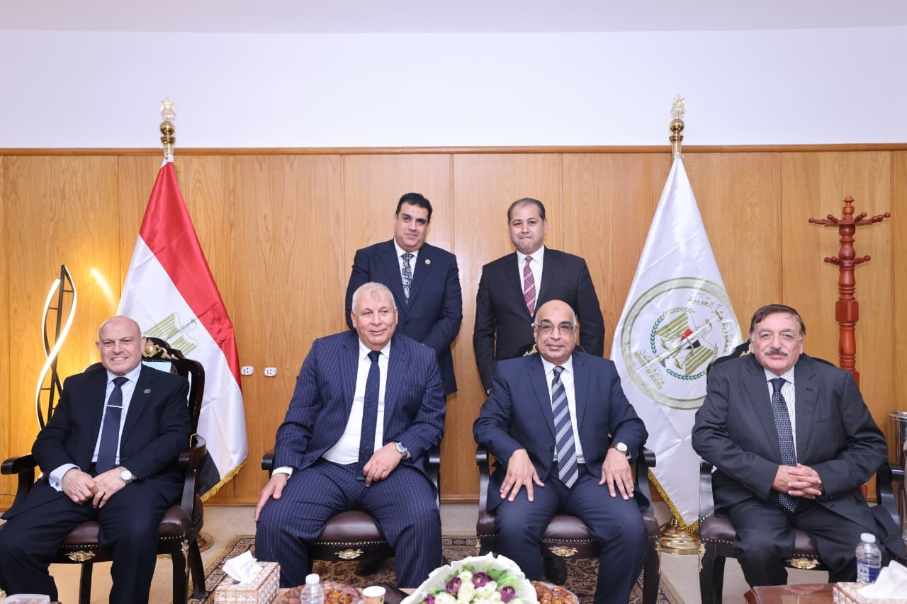 وزير العدل يفتتح مجمع محاكم الوادي الجديد (2)