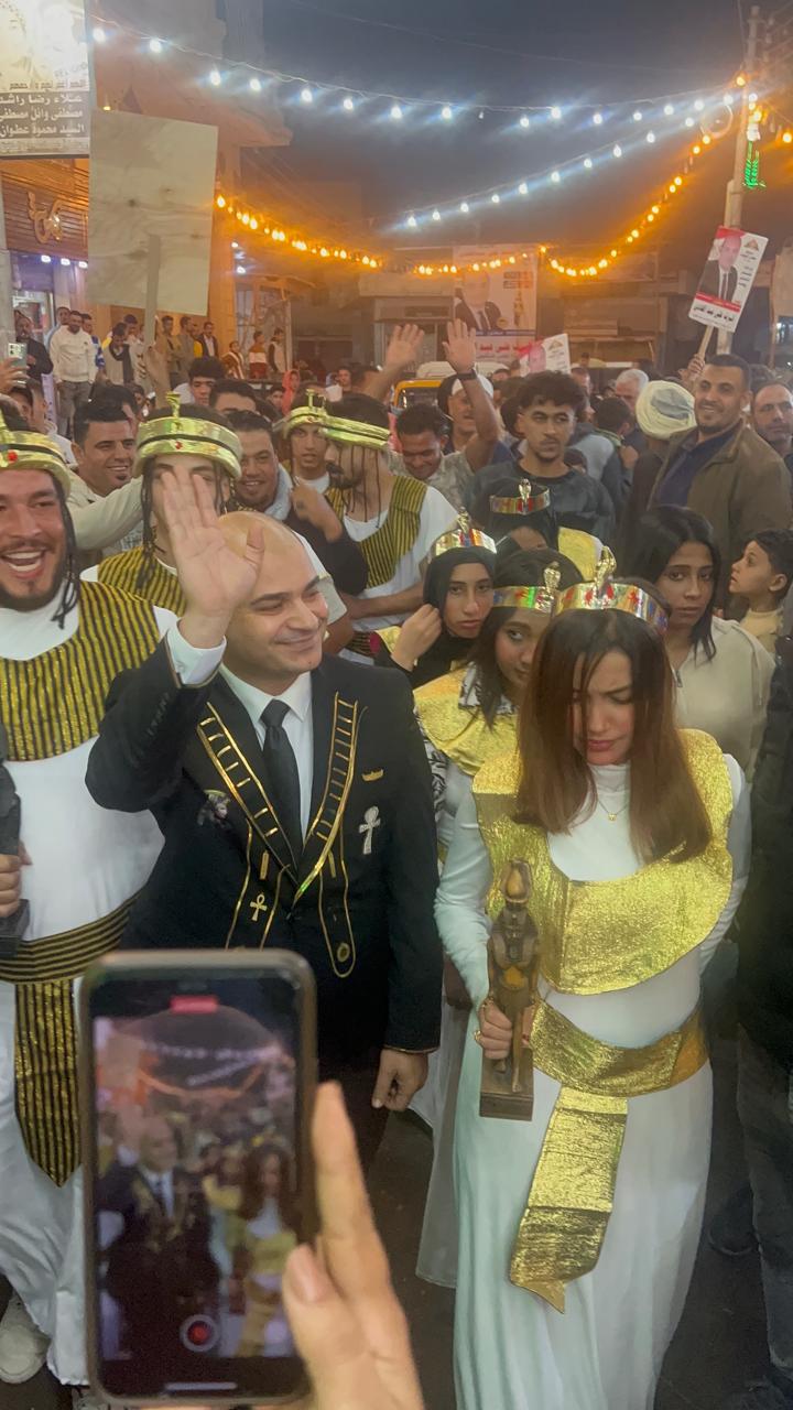 تفاعل اهل الدائرة مع المرشح الفرعوني تفاعل اهل الدائرة مع المرشح الفرعوني