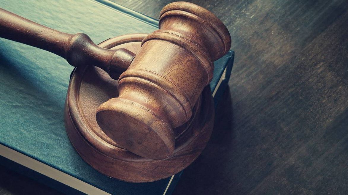 رجل يغير اسمه كل عام لتجنب دفع نفقة الأطفال