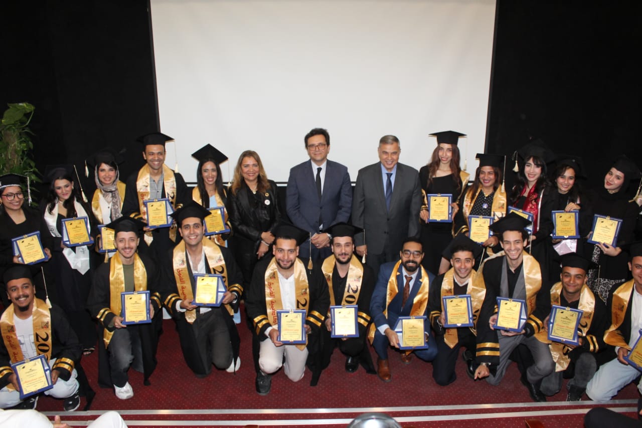 الدكتور أحمد فؤاد هنو خلال افتتاح اكاديمية الفنون فرع الاسكندرية